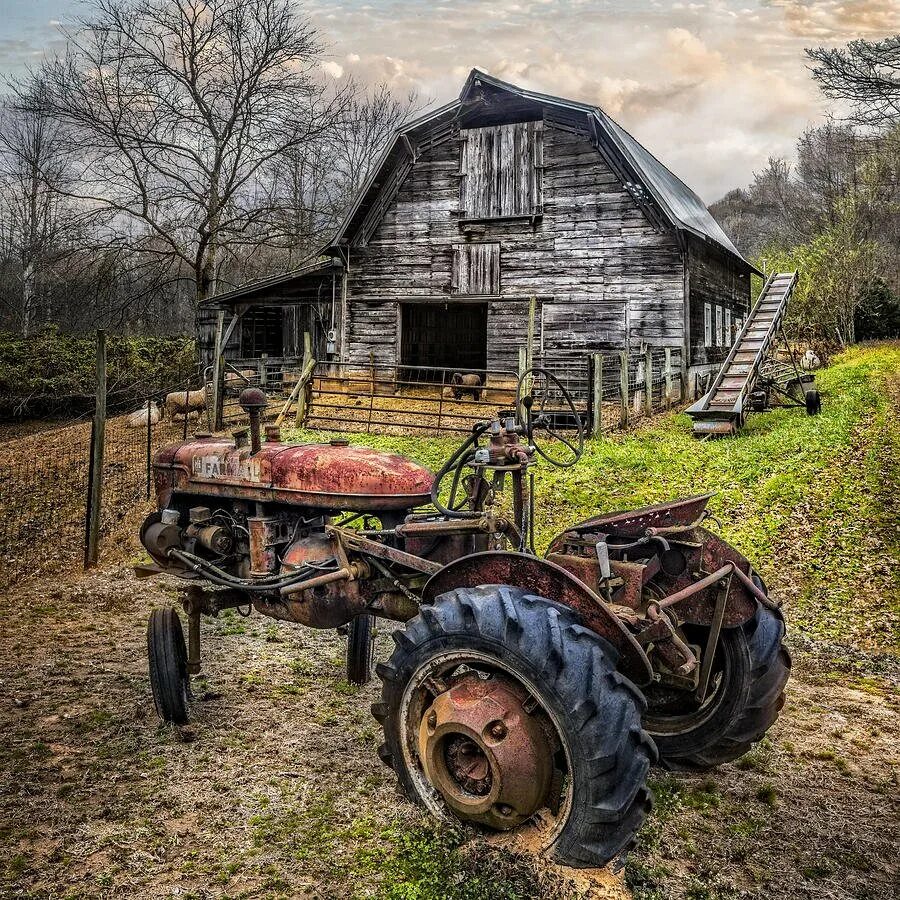 Ферма Амбар. Старый трактор. Трактор деревенский. Винтажный трактор. Старая ферма телефон