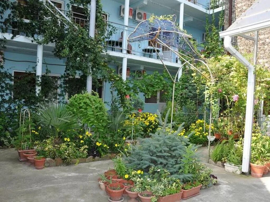 Лазаревское, ул. У гурама лазаревское гостевой. Гранд элит лазаревское. Лазарева 170 а лазаревское гостевой дом. Гостевой дом град в лазаревском.