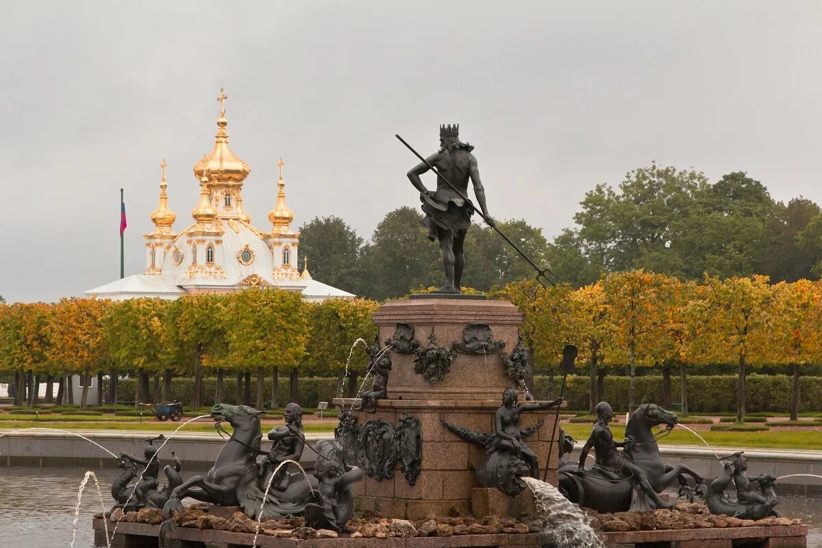 Окрестности питера. Окрестности Санкт Петербурга. Памятник Екатерине в Петергофе. Сады Петербурга и окрестностей. Оборона Петергофа фото.