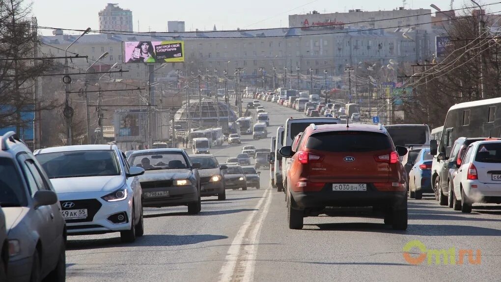 Пробки на дорогах в новосибирске. Омск пробки на дорогах. Пробки Омск сейчас. Омск пробки на дорогах сейчас. Пробки на выезде из Киева.