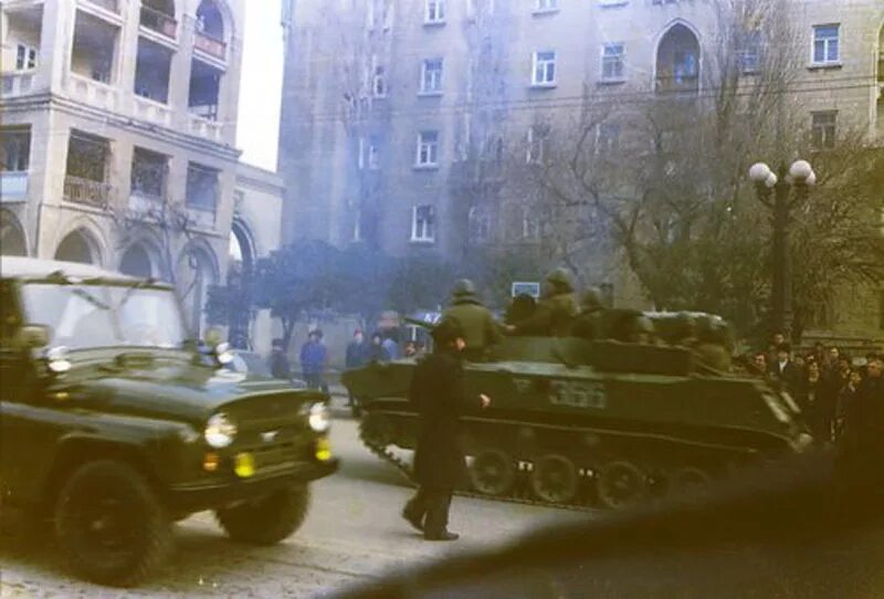 19 января 1990. 20 января азербайджан 1990. 20 января азербайджан 1990 год. 19 января 1990. 1989 азербайджан площадь азадлыг.