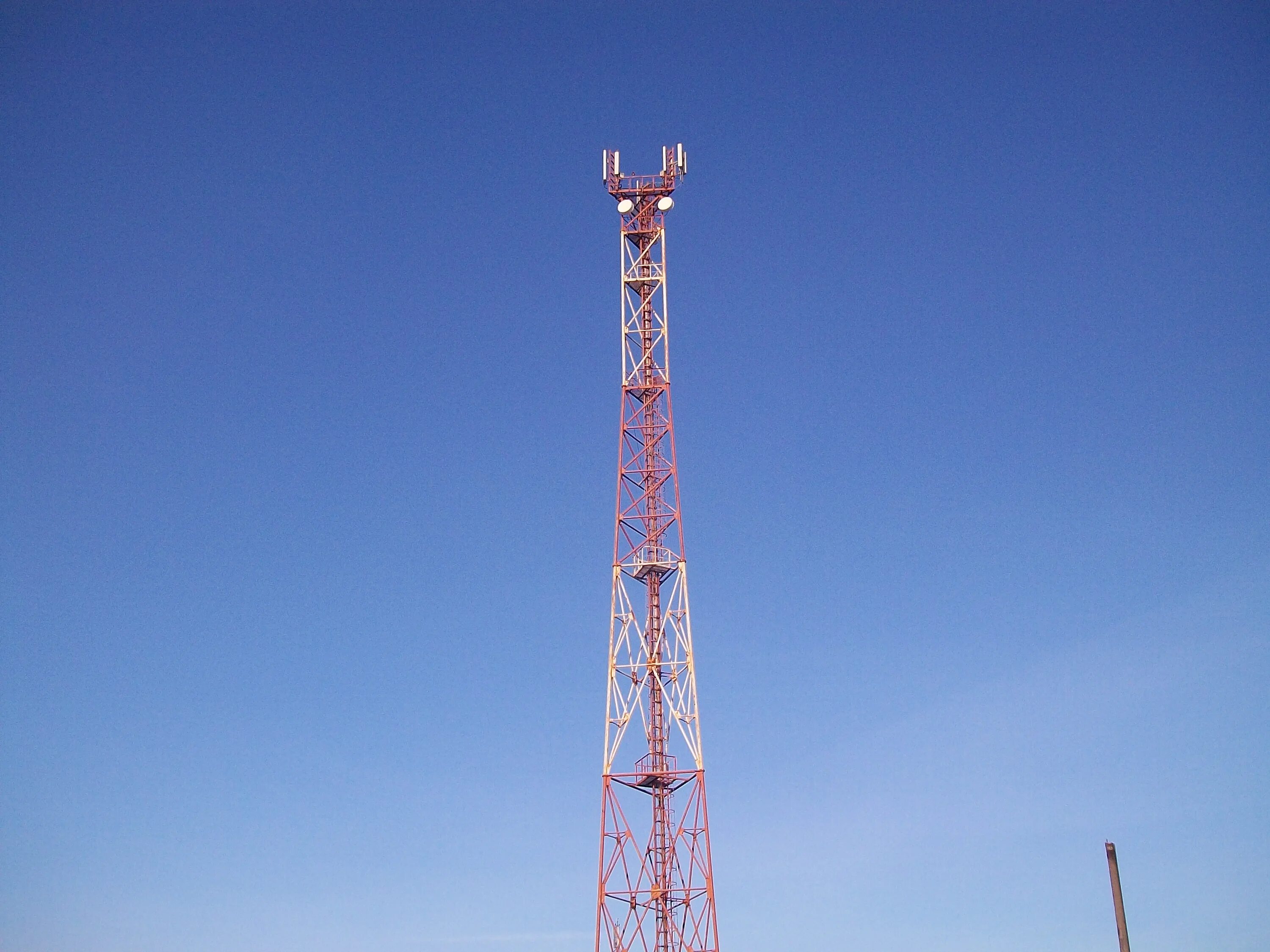 Вышка сотовой связи 5g. Радиовышка 5 g. Радиовышка 5 g. Мобильная вышка. Радиовышка 5 g.