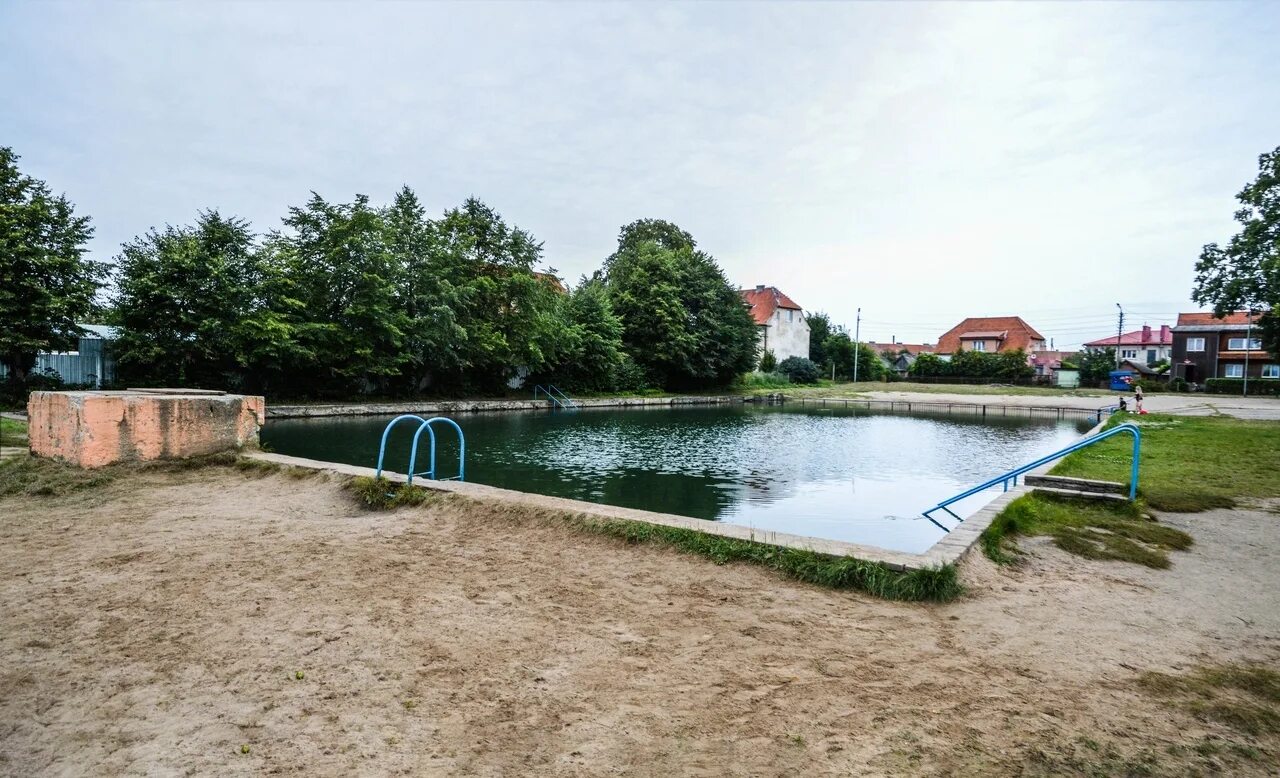 Бассейн в Славске Калининградской области с минеральной водой. Бассейн в Славске Калининградской области. Минеральный бассейн в Славске Калининградской. Славск бассейн с минеральной водой.