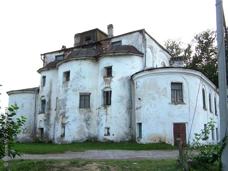 Холмитянин в холме новгородской области. Холм Новгородская область гостиница. Новгородская область храм на Холме. Церковь в холма Новгородской области. Холм Новгородская область достопримечательности.