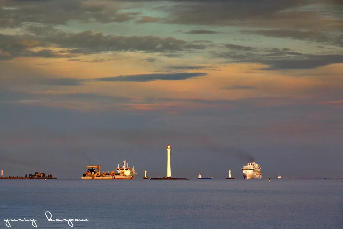 морской собор в кронштадте ночь. кронштадт вечером. кронштадт вечером. морской никольский собор кронштадт зимой. ночной кронштадт.
