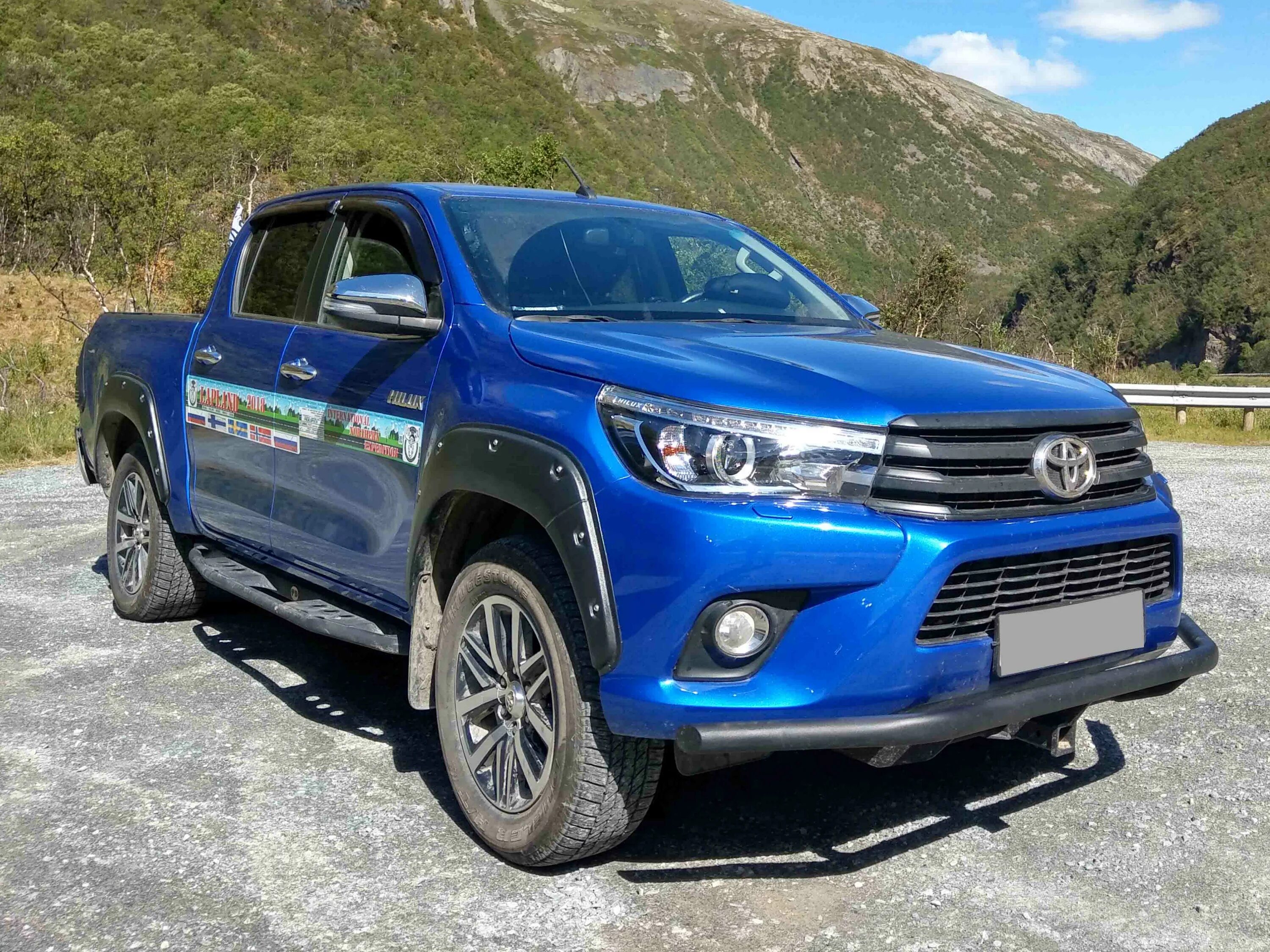 Тойота хайлюкс бу купить в россии. Toyota Hilux 2015. Toyota Hilux 2019. Тойота Hilux 2015. Тойота Хайлюкс новый.