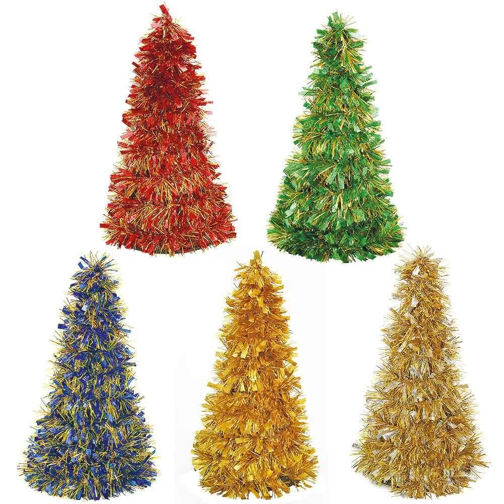 Новый год минимализм. Елка х. Елка искусственная. Новогодняя елка. Новогодняя елочка в лесу.