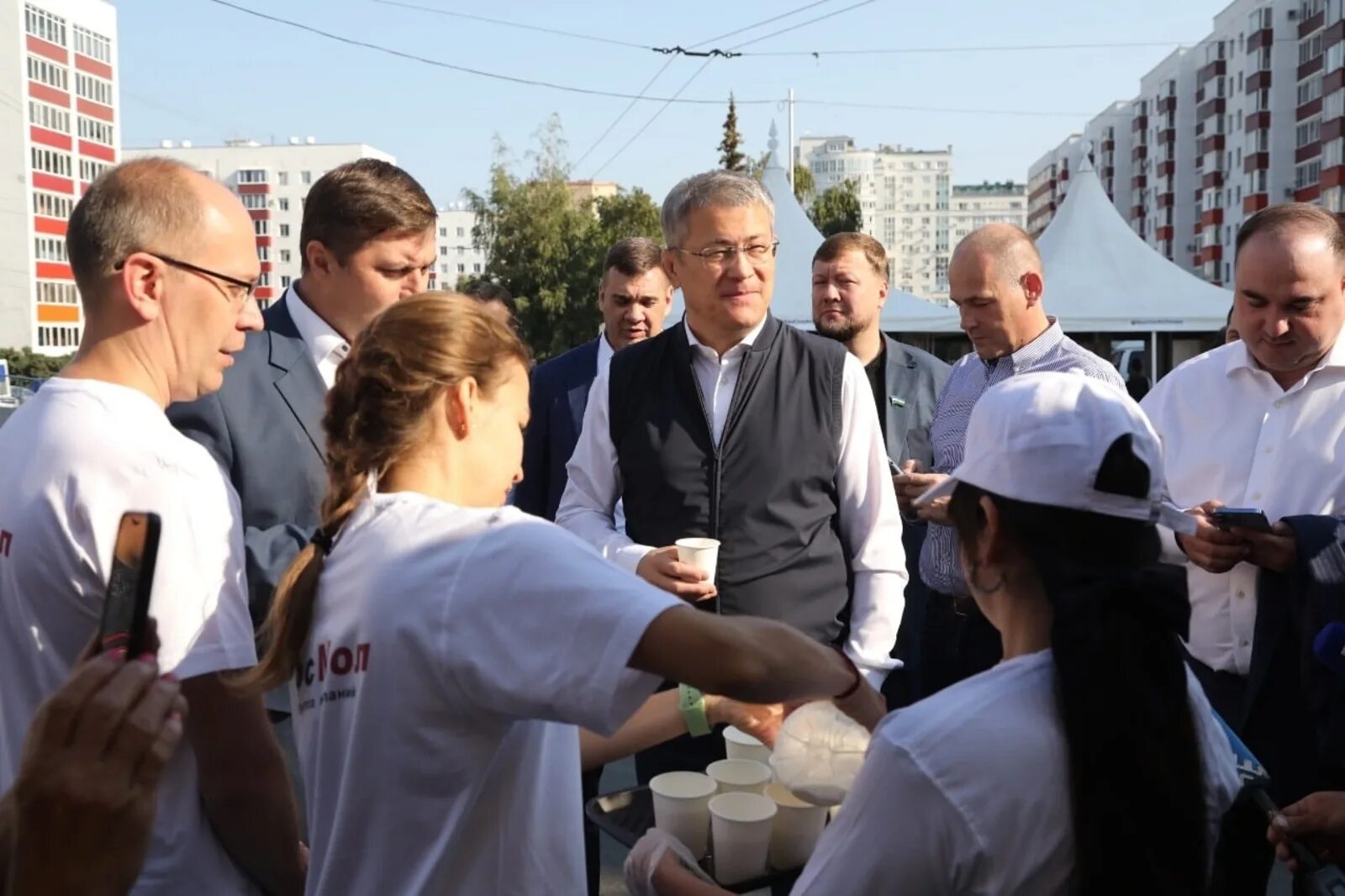 Сми уфа новости. Хабиров Уфа. Хабиров в Стерлитамаке. Молочная Страна Хабиров. Молочный фестиваль Уфа.