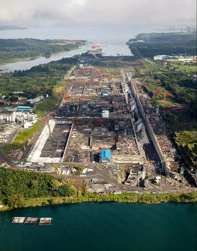 Порт джэбэль али. Порт сантос рассвет. Asyad'or. Порт змеинка. Сомалиленд порт.