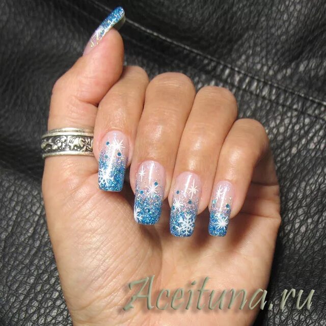 длинные новогодние нарощенные ногти. новогодний выкладной френч. выкладной френч новогодний дизайн. выкладной френч квадратный маникюр. новогодний выкладной френч.