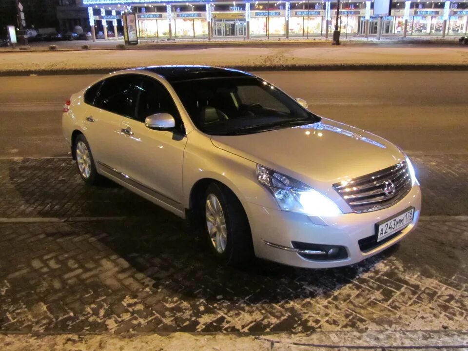 Тиана харьков ютуб. Nissan Teana 3.5. Ниссан Теана j32 3.5. Серебристая Теана j32. Teana j32 3.5 серебро.