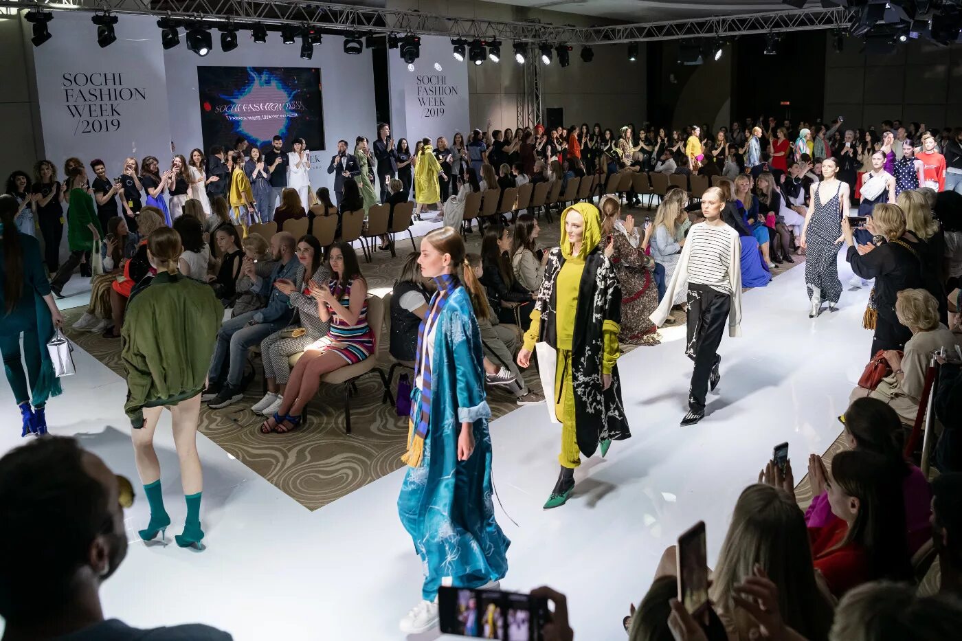Мероприятия в сочи в апреле. Сочи fashion week 2025. сочи фэшн вик 2025. неделя моды в сочи 2025. sochi fashion week 2025 сочи.