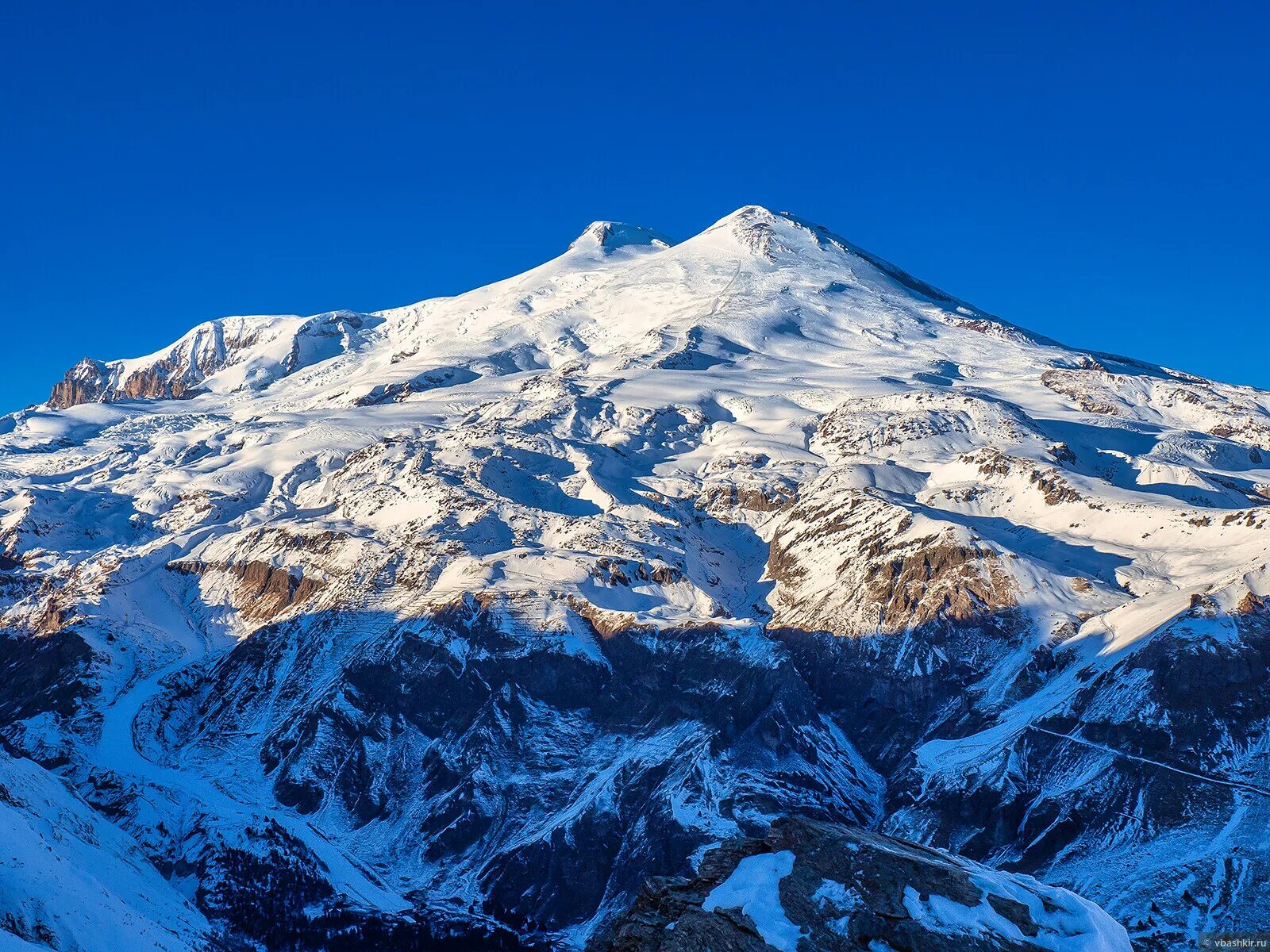 кабардино балкария поляна эмануэля. гора эльбрус (кабардино-балкария, карачаево-черкесия). подножье горы эльбрус. гора эльбрус эстетика. гора эльбрус кабардино-балкария.