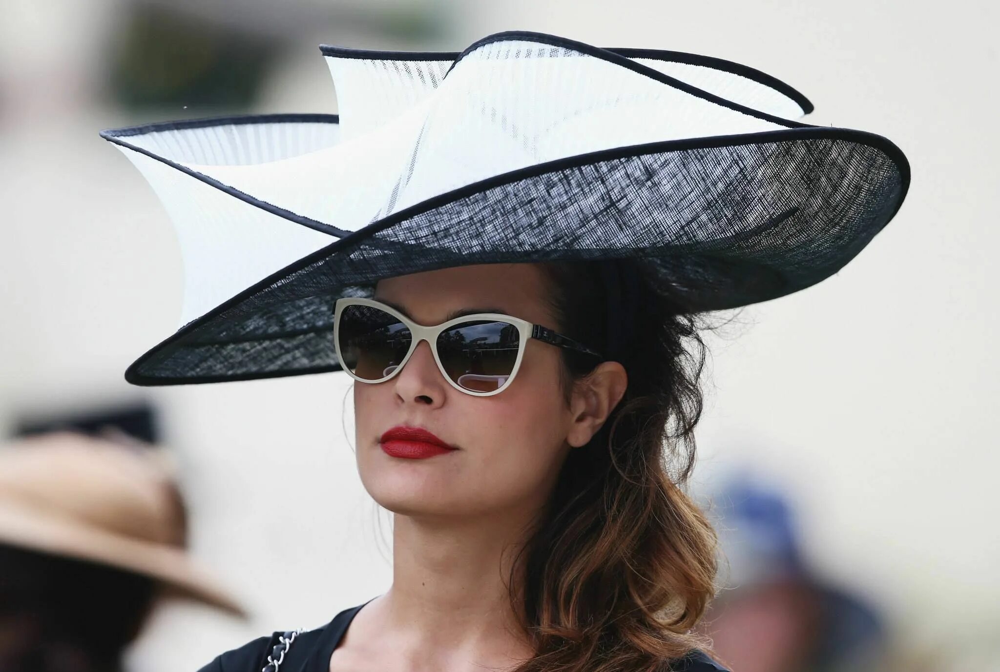 Роял аскот шляпы. Royal Ascot шляпки. Royal Ascot Ladies. Красивые дамы в шляпках.