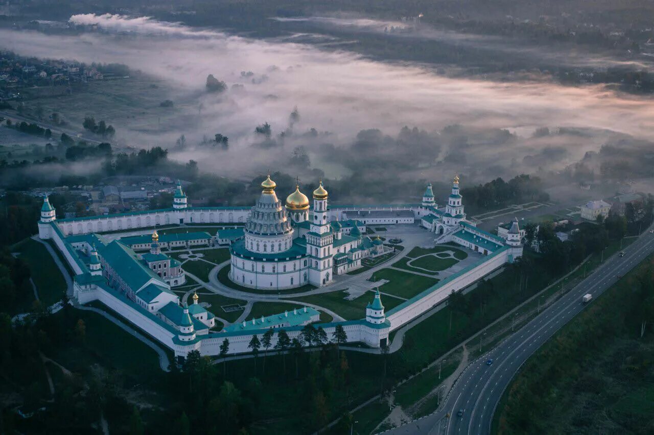 Воскресенский собор новоиерусалимского монастыря. Истра московская область монастырь новоиерусалимский. Истра новый иерусалим монастырь. Новоиерусалимский монастырь в истре. Воскресенский собор новоиерусалимского монастыря истра.