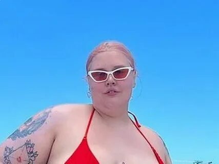 Plus size babe says 'we need more fat girls on yachts' as she wow...