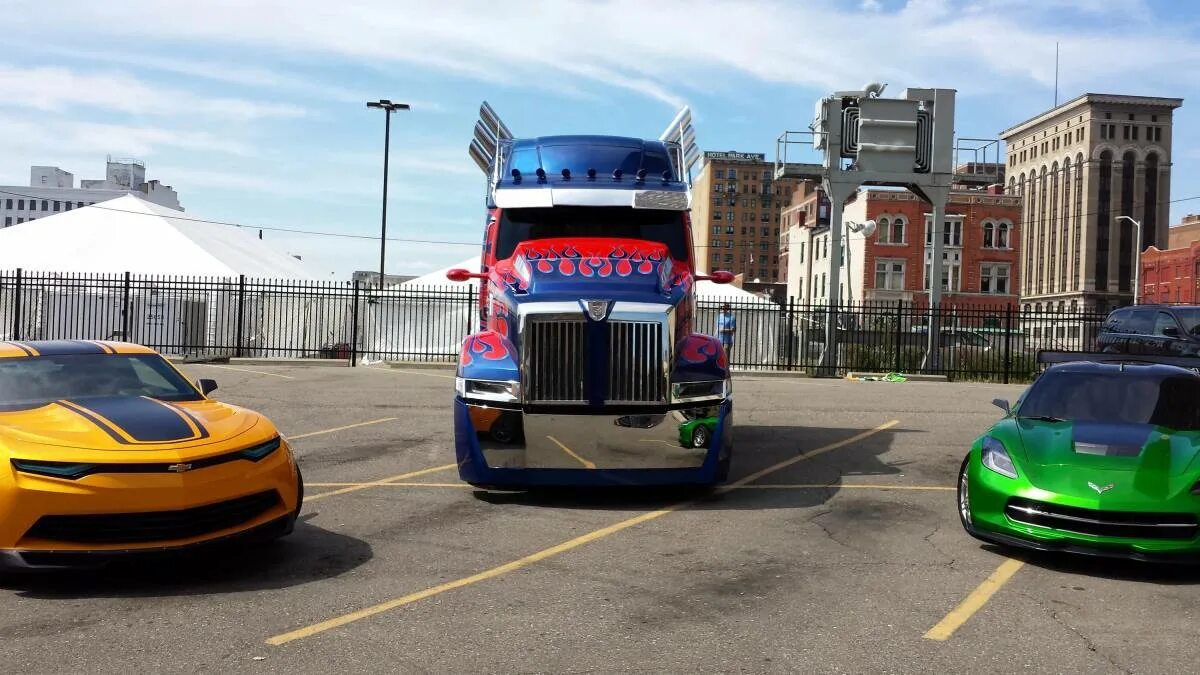 Transformer car. Трансформеры 4. Трансформеры 4 Оптимус машина. Трансформеры 4 Ламборджини.