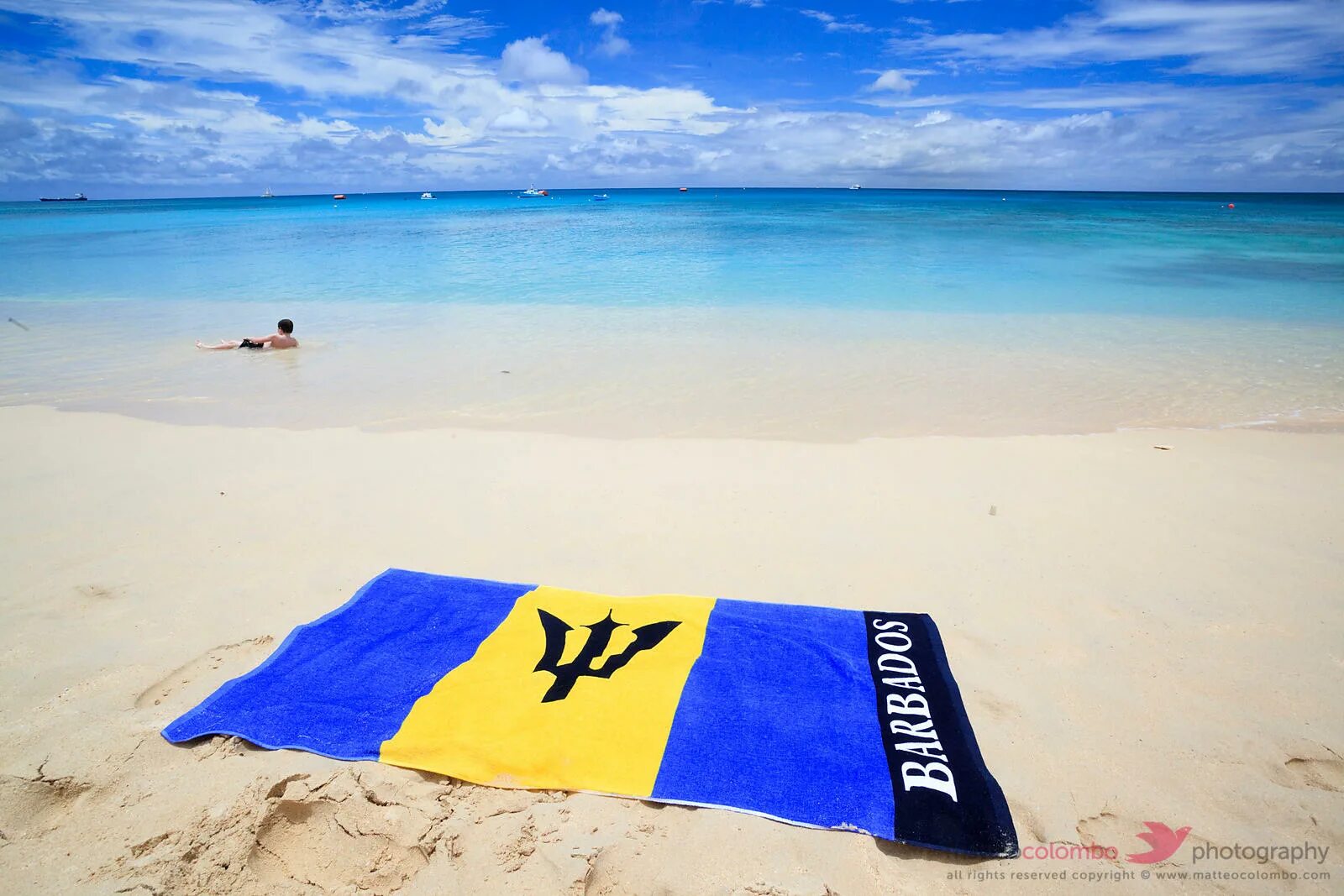 Барбадос флаг. Barbados флаг. Государство Барбадос. Остров Барбадос флаг. Трезубец Барбадос.