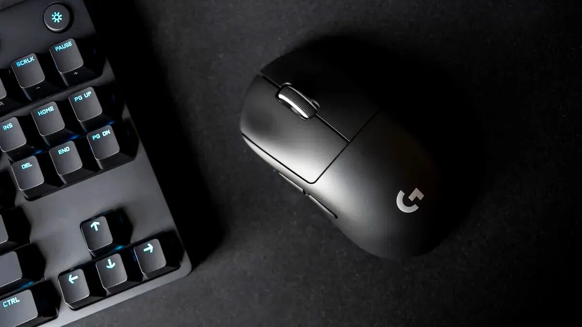 Логитеч лайт. Логитеч g pro x superlight. logitech g pro x superlight. logitech g pro x wireless мышка. logitech g pro x superlight black.