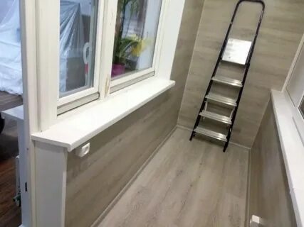 Балкон из ламината на стенах