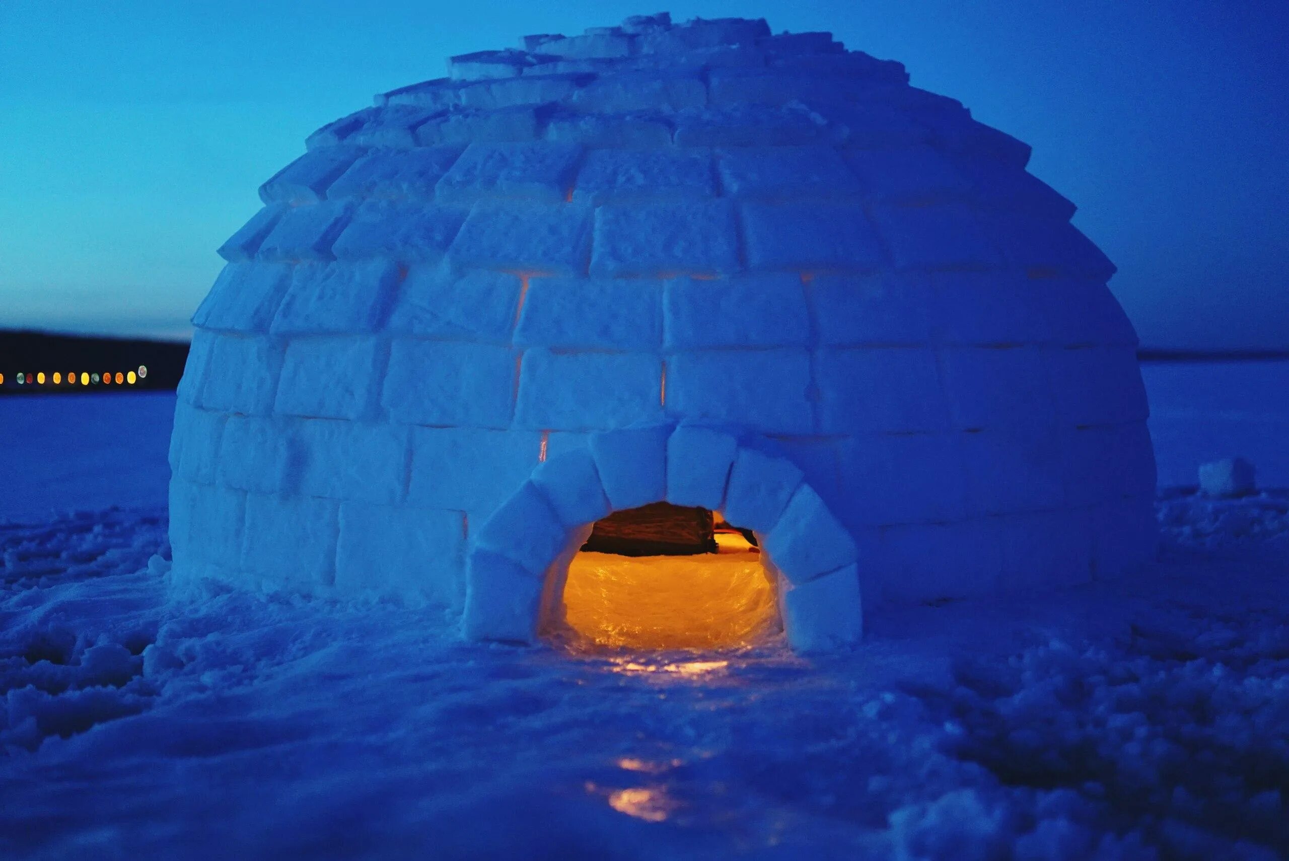 Температура в иглу. Иглу жилище эскимосов. Иглу - снежный дом эскимосов. Иглу зимнее жилище эскимосов. Иглу домик эскимоса.