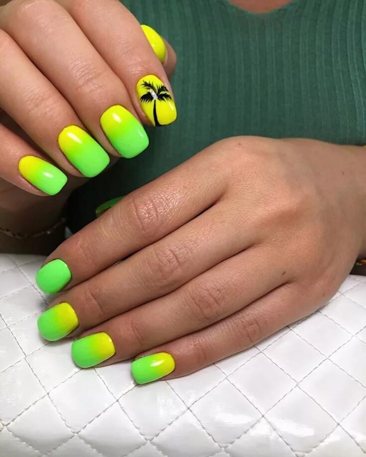 салатовые ногти. желто-зеленый маникюр на короткие ногти. маникюр салатовый с желтым. маникюр салатовый с желтым. яркие сочные ногти.