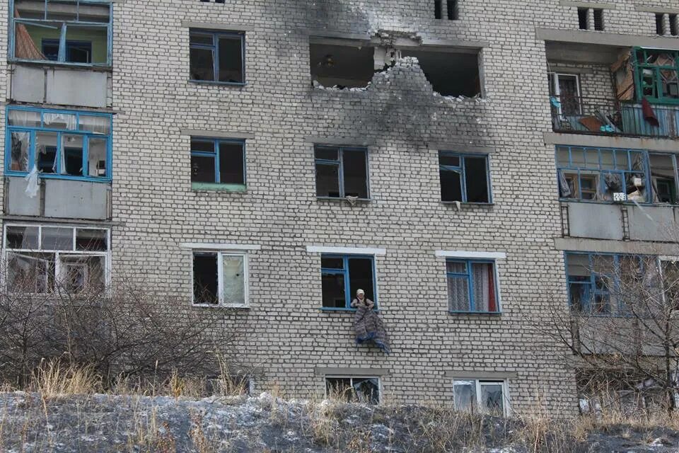 Луганская обл лнр. Город кировск лнр. кировск 2014 обстрел.