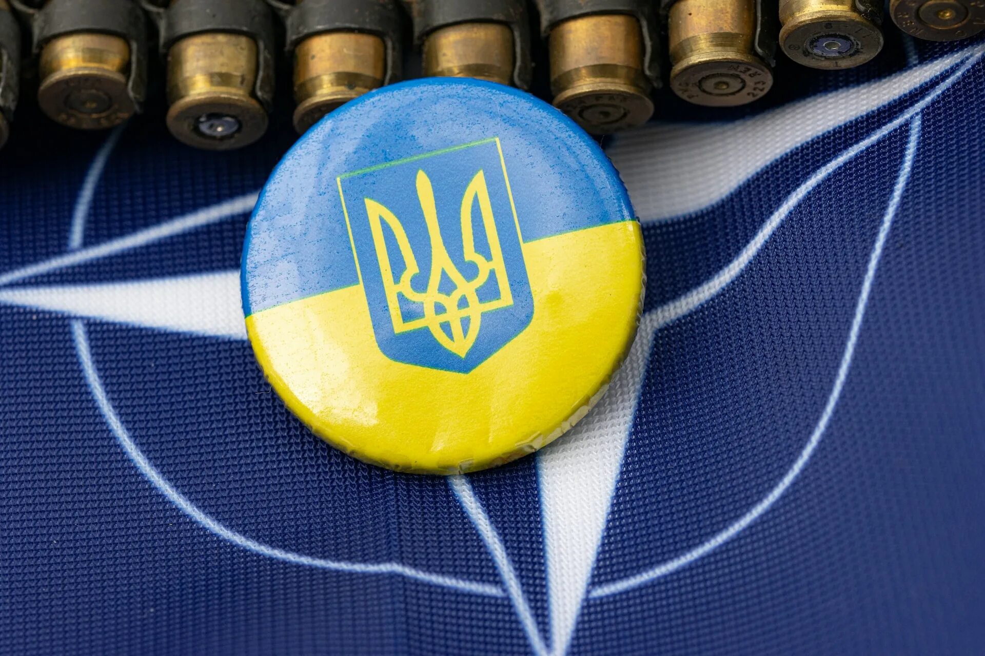 Украина НАТО. ЕС И НАТО. Флаг Украины и НАТО. Украина вступила в НАТО. Нато поддержали украину