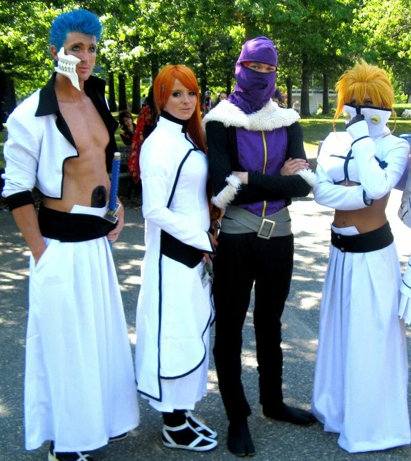 Bleach cosplay. Косплей Блич арранкары. Косплееры Блич. Косплей на Гриммджоу из Блич.