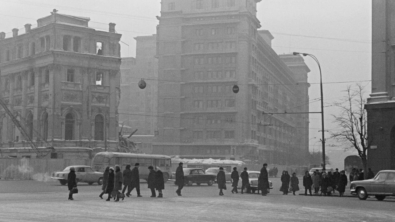 Когда снесли гостиницу москва. Гостиница москва снесли. гостиница москва в москве до сноса. гостиница москва до сноса.