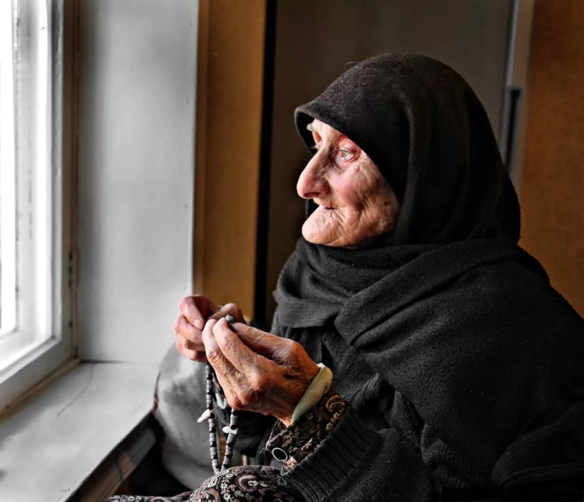 бабушка мусульманка. бабушка мусульманка. бабушка мусульманка. старая женщина мусульманка. бабушка мусульманка.
