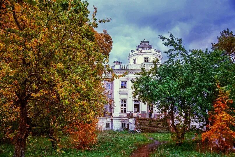 Село тайцы. Усадьба Демидовых Гатчинский район. Усадьба Демидовых в Тайцах, Ленинградская область. Гатчинский район Тайцы усадьба Демидовых. Усадьба Сиворицы под Петербургом.