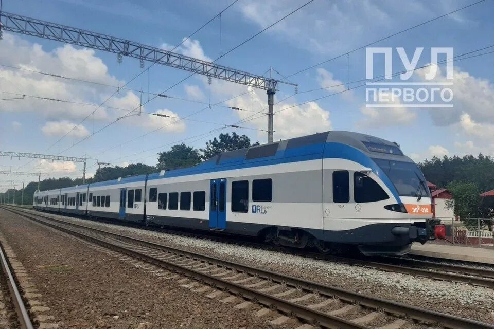 Дизель поезд светлогорск. Дизель-поезд д1-587. Вокзал чернышевское. Др1б-1515. Dmu dr1ac латвия.