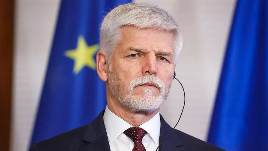ВЗГЛЯД / Президент Чехии призвал остановить боевые действия на Украине :: Новост