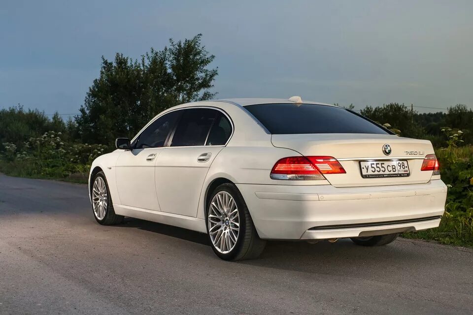 Бмв 750 москва. BMW 750 e66. БМВ 750 е66. БМВ 750 li е66. BMW 750li e65.