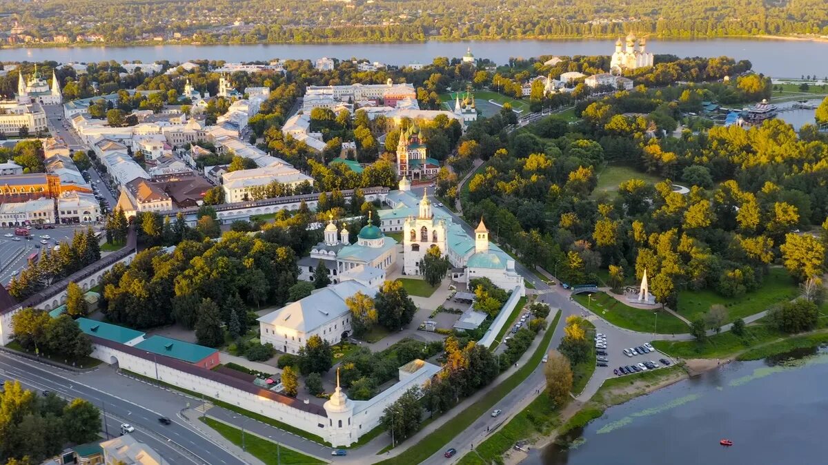 Какой город был столицей золотой. Спасо-Преображенский монастырь Ярославль. Спасо-Преображенский монастырь (Ярославский музей-заповедник). Исторический центр Ярославля. Спасский монастырь Ярославль.