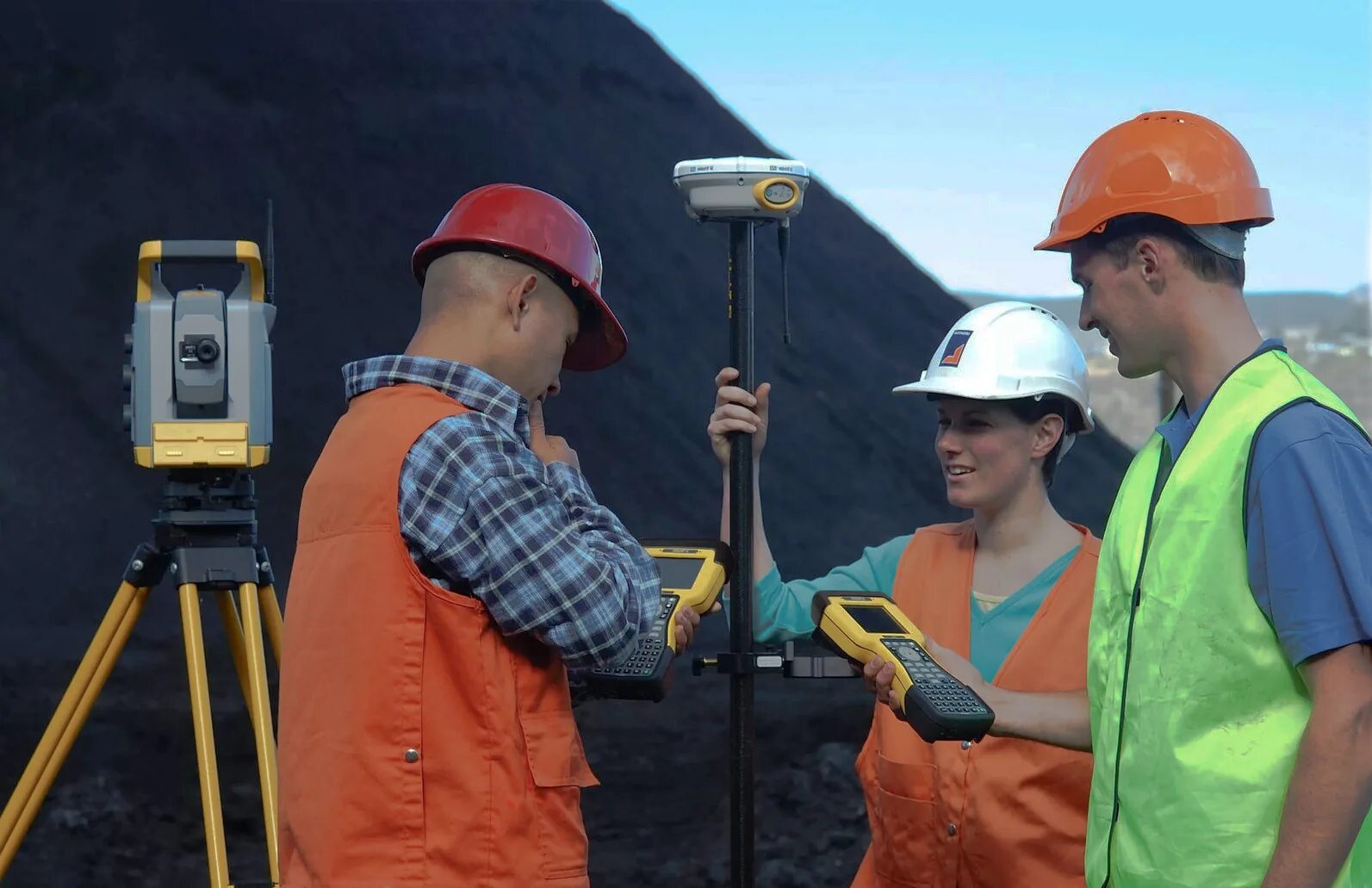 Геодезические изыскания для строительства. Землеустройство и кадастры. Геодезист камеральщик. Техник кадастровых работ. Топограф геодезист.