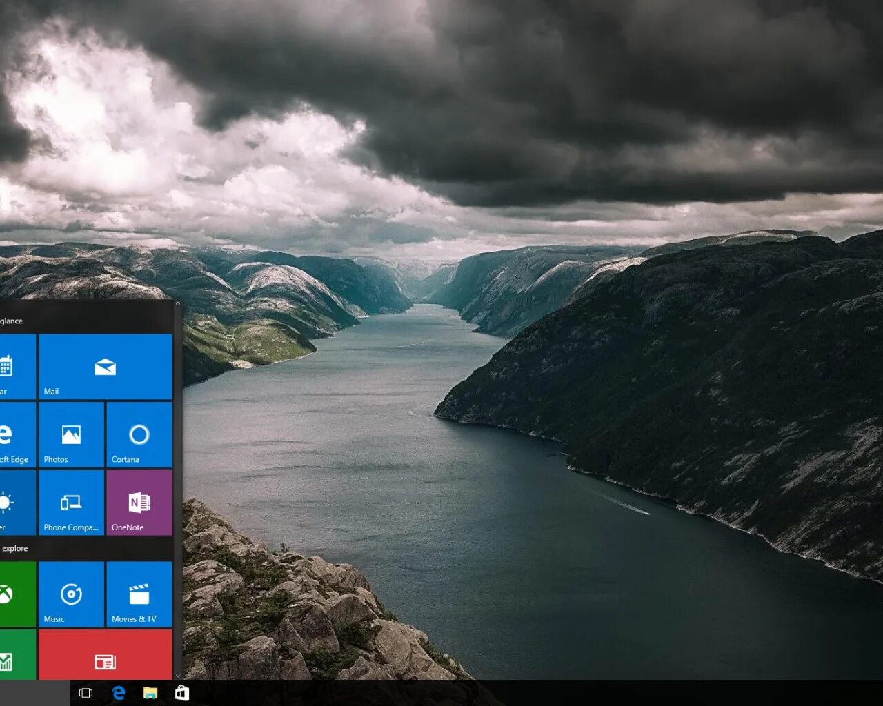 Microsoft lively wallpaper. Виндовс 10. Рабочий стол Windows 10. Скриншот рабочего стола Windows 10. Красивый рабочий стол для Windows 10.