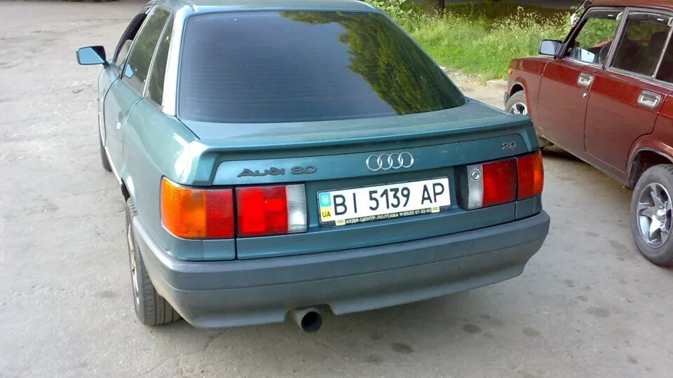 Куплю ауди 80 москва. Audi 80 b3 Сток зад. Ауди 80 зад Америка. Ауди 80 задняя юбка.