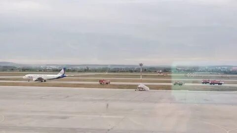 Самолет кольцово сел