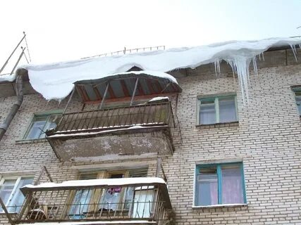 Снег на балконе