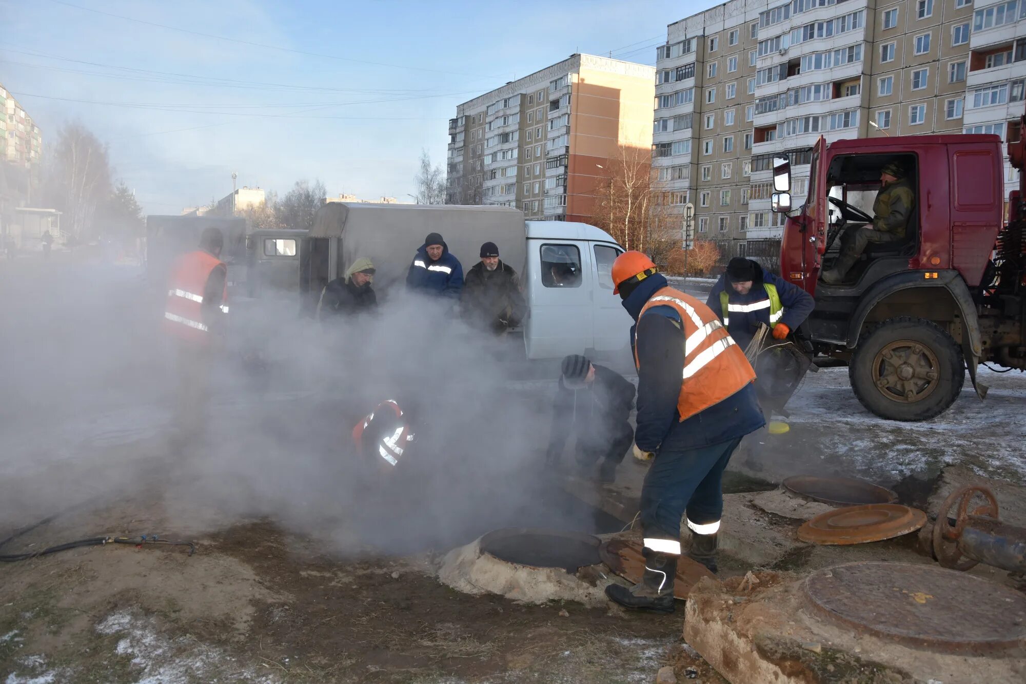 Аварии на коммунальных системах. Тгк2 Кострома прорыв трубы.