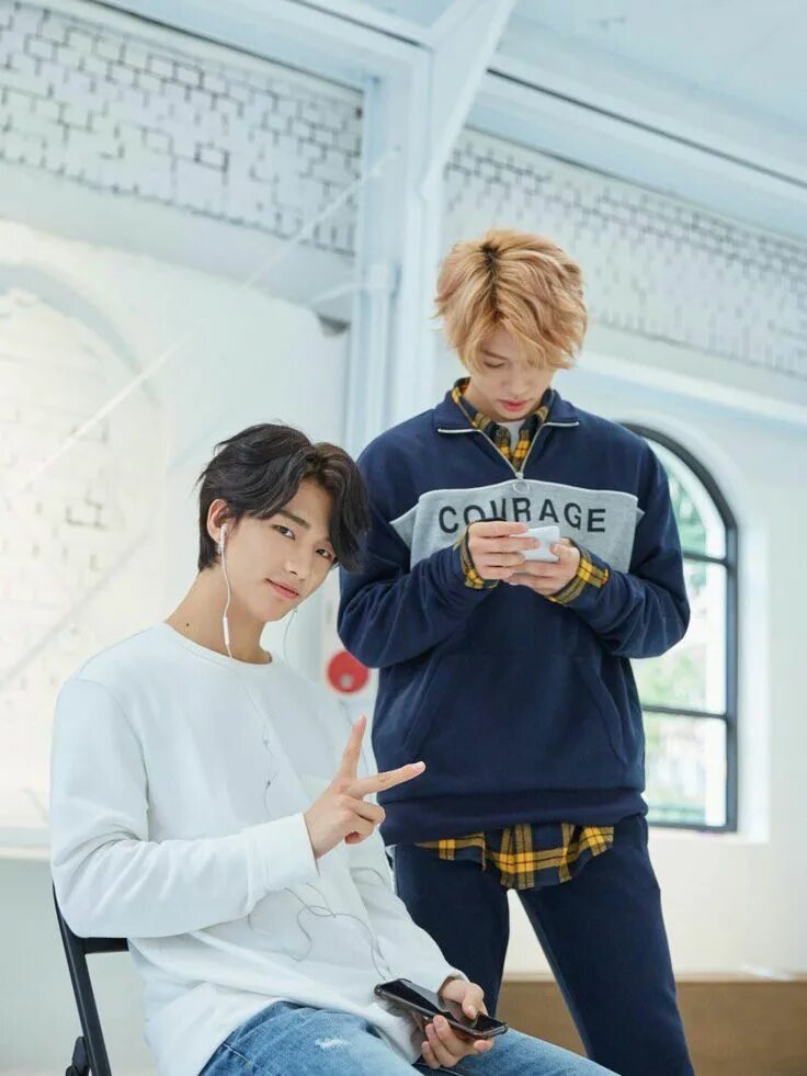 Хенликсы хенджин актив. Hyunjin and Felix. Хён Джин Stray Kids.