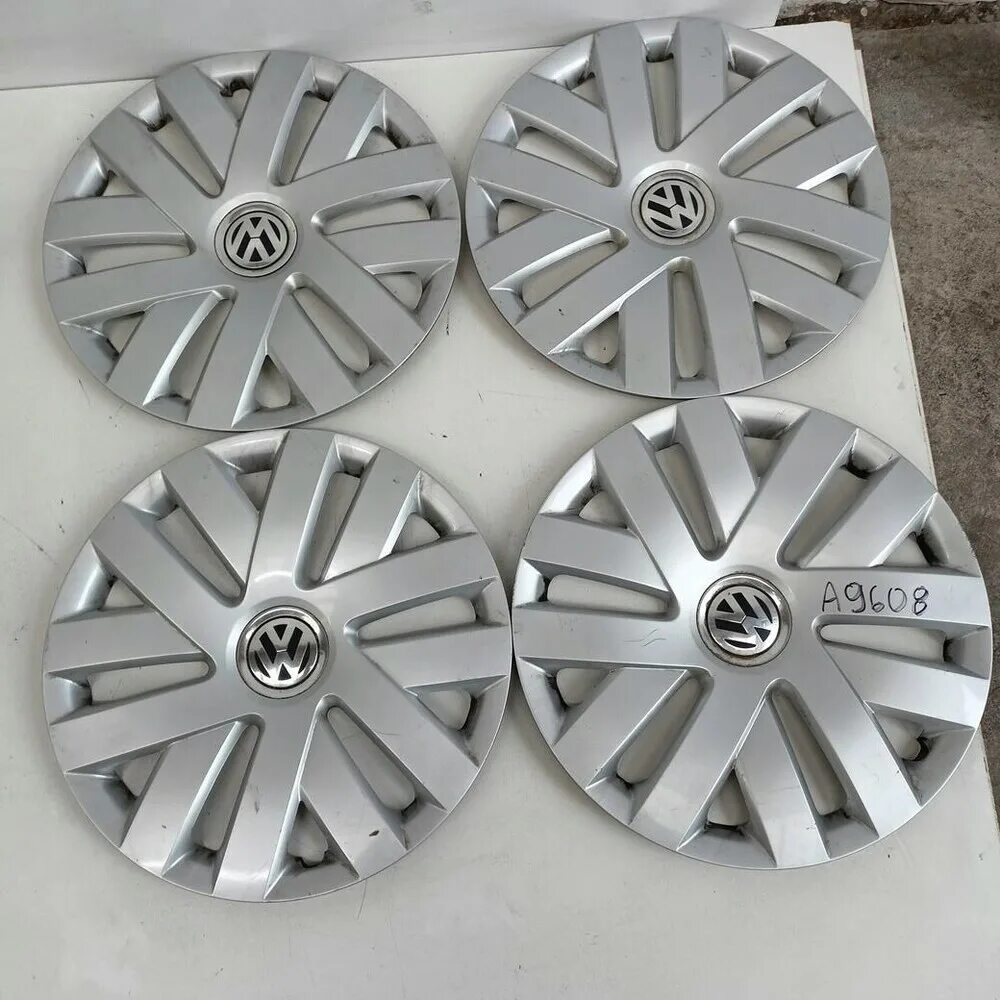 Оригинальные колпаки на фольксваген. 6r0601147c. 6r0601147c wpu. колпаки r15 volkswagen polo. фольксваген поло колпаки 15 оригинал.