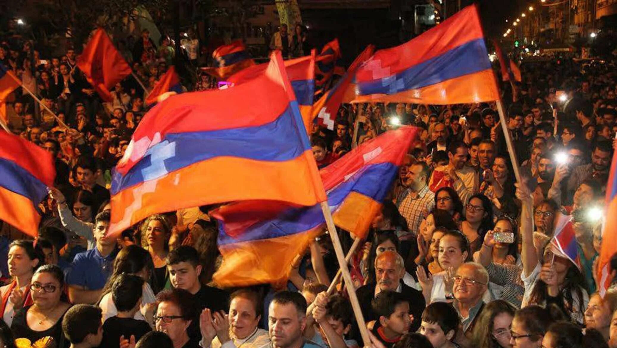 Про армянский народ. Жители Армении. Армения народ. Армения флаг народ. Республика Армения население.