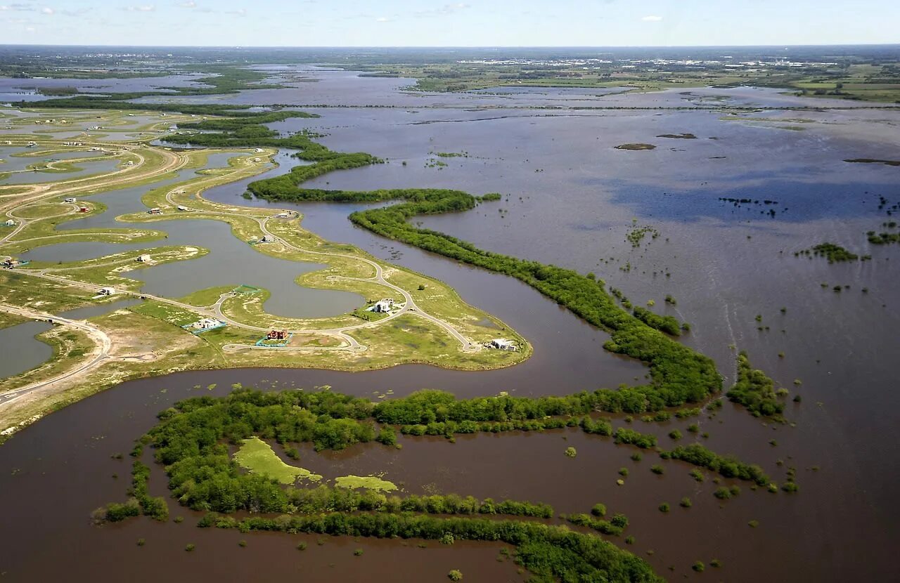 Rio de la. Эстуарий реки Парана. Ла плата Парана река. Рио де ла плата река. Дельта реки Парана.