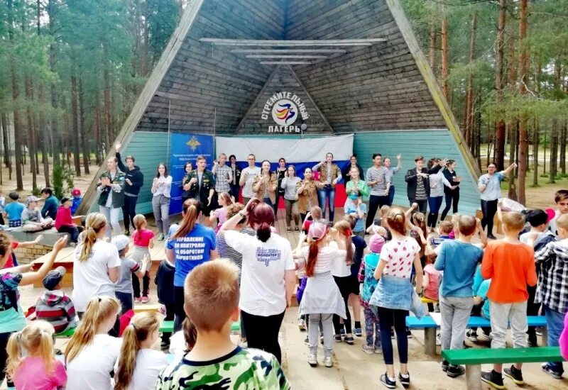 Владимирский лагерь струги. Лагерь псковская область. Лагерь звездный псков. Лагерь стремительный псков 2019. Детский лагерь псков 2022.