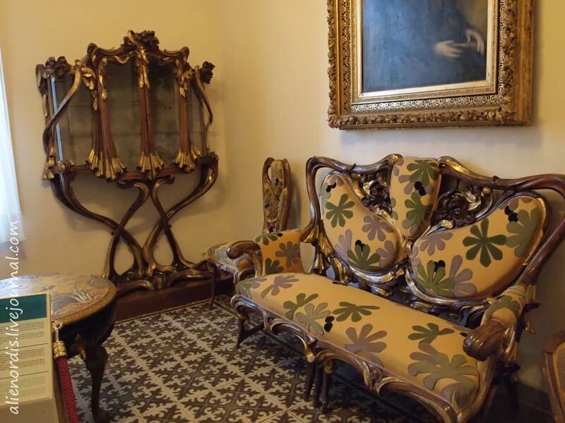 Мебель 20 века. Ар нуво мебель Гауди 19 век. Модерн 19-20 века стул. Мебель в стиле Модерн 19 век. Стул в стиле Модерн 19 века.
