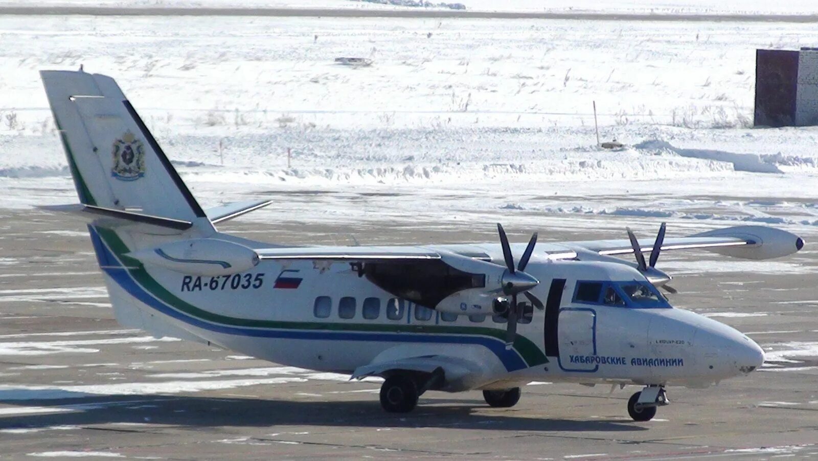 Полет на самолете хабаровск. L 410 ХАБАВИА. Самолет л 410 хабаровские авиалинии. Ra-67035. Самолет Чегдомын Хабаровск.