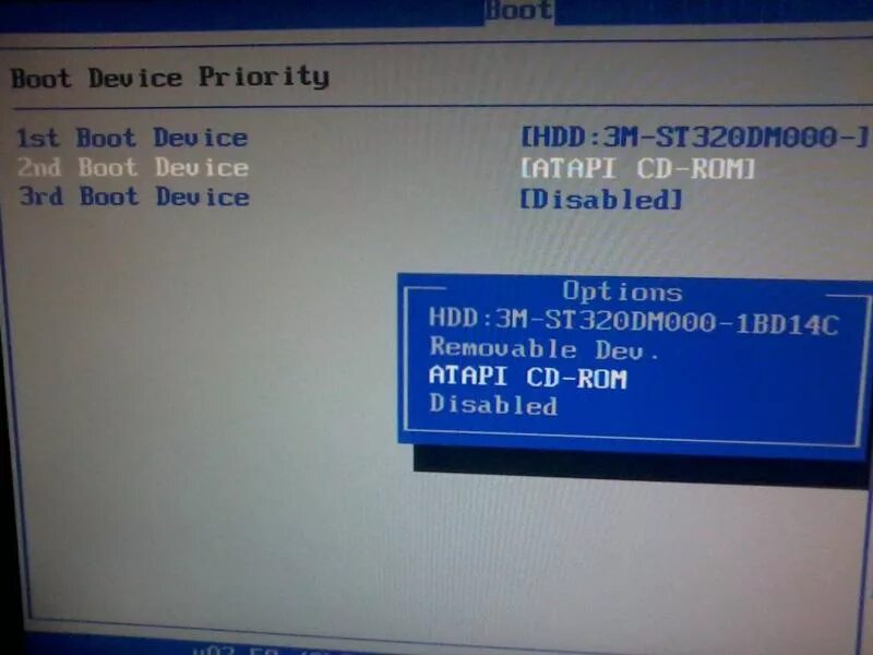 Boot priority не видит дисков. Boot device priority. в биосе напряжение 12в схема. 1st boot device перевод.
